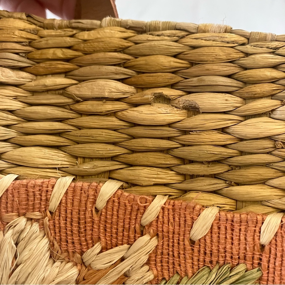Vintage y2k Woven Straw‎ Rattan Purse Floral Leather Handles by Q&A - Picture 6 of 7